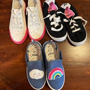 3 pair of girls shoes